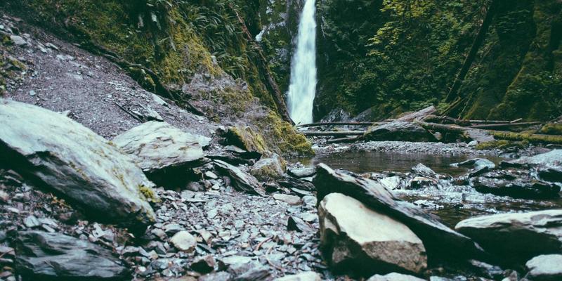 从Educational Phone到Study Aids：OXB教育如何用编程、数据与商业思维重塑学生资源